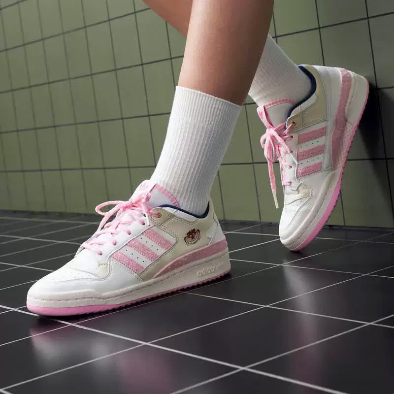 Adidas Clover x Disney collabo - Outdoor Lighting Hong Kong 评论和价格